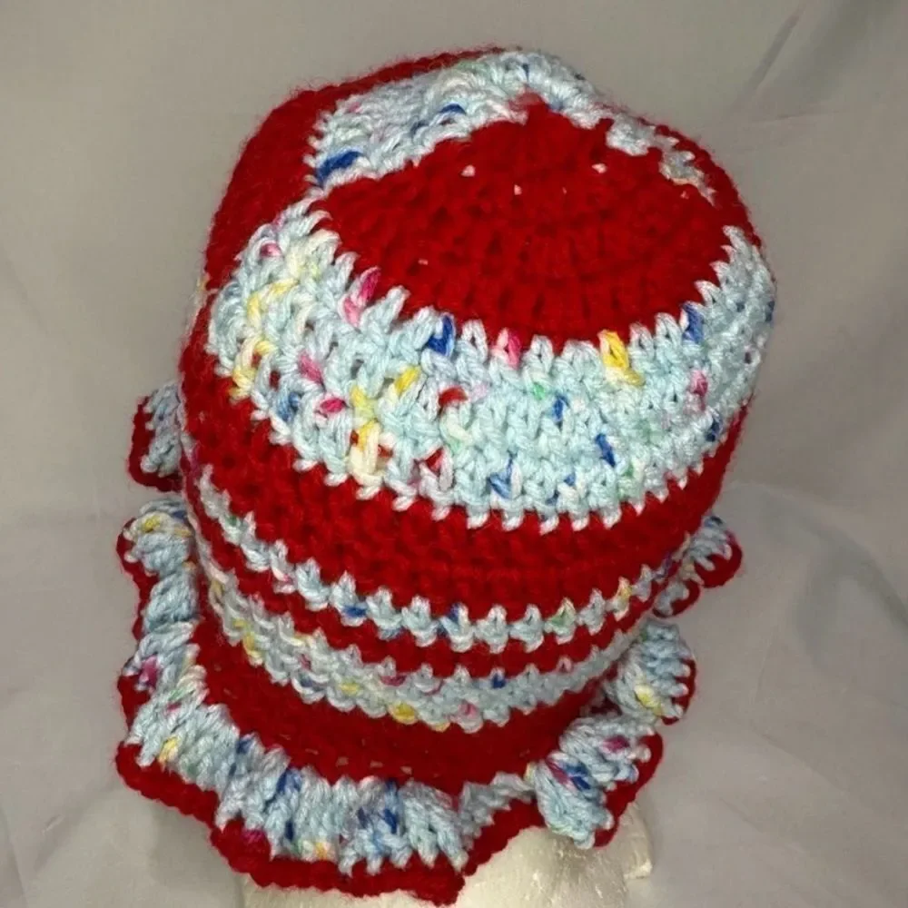 Beautiful Crochet Bucket Hat with Ruffles
